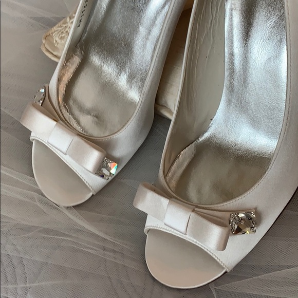 💍🥂 Stuart Weitzman Peep Toe Heels - Picture 5 of 8